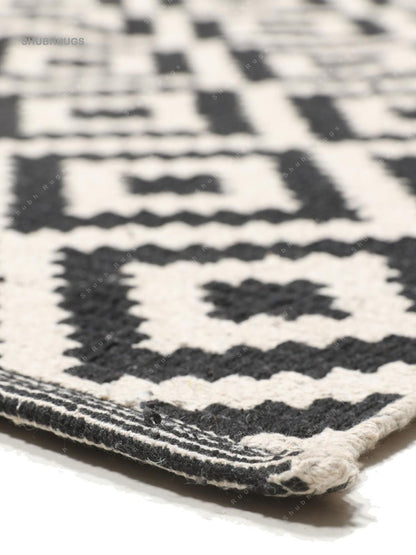 Torun - Black  White Cotton- Rug